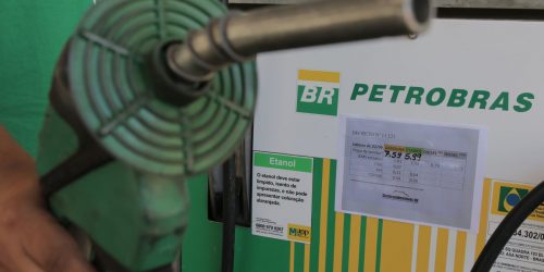 Imagem referente a Governo lança canal de denúncias sobre preço de combustíveis