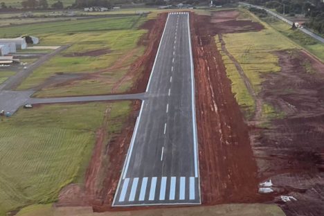 Ampliação da pista do aeroporto de Arapongas chega a 90% de execução
