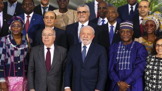 Governo deve atualizar sua política para continente africano, diz Lula