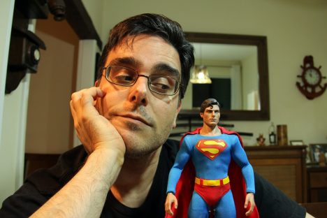 Guilherme Briggs, dublador do Super-Homem, comanda palestra gratuita hoje (26) no Technovação 2023