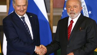 Lula: Brasil quer se manter neutro sobre guerra entre Rússia e Ucrânia