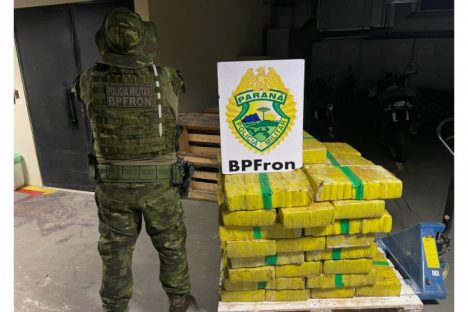 Imagem referente a BPFron apreende mais de uma tonelada de drogas em veículos na cidade de Guaíra