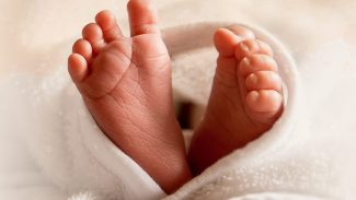 Teste do pezinho: diagnósticos precoces salvam vida de recém-nascidos