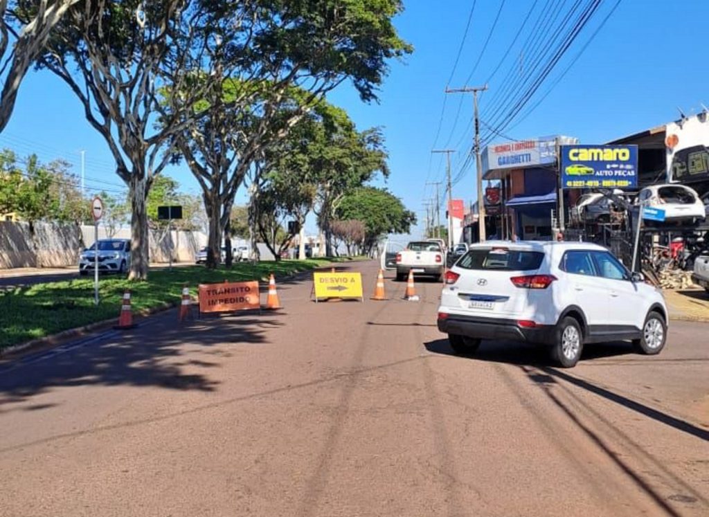 Obras de pavimentação na Avenida Rocha Pombo têm uma nova etapa em Cascavel