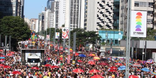 Imagem referente a Parada LGBT une luta por políticas e festa na Avenida Paulista