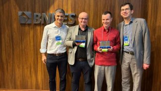 BRDE recebe prêmio do BNDES como maior operador das suas linhas de crédito
