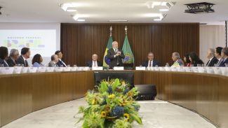 Lula pede agilidade na nomeação de aliados do governo