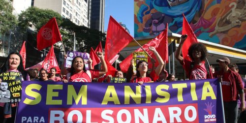 Imagem referente a Movimentos sociais fazem atos para lembrar julgamento de Bolsonaro