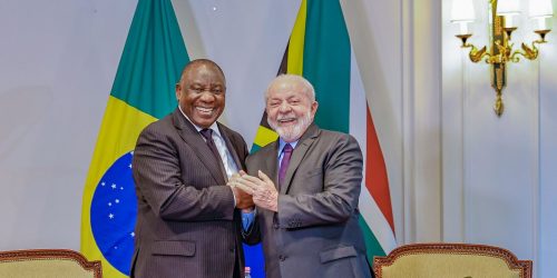 Imagem referente a Em Paris, Lula se reúne com presidentes da África do Sul e de Cuba