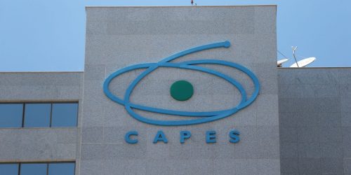 Imagem referente a Capes vai pagar Auxílio Avaliação Educacional por serviço a distância