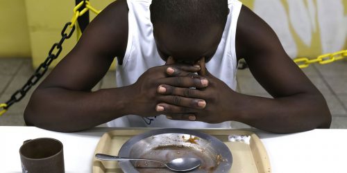 Imagem referente a Famílias chefiadas por pessoas negras são mais atingidas pela fome