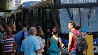 Centro de SP tem manifestação pela tarifa zero no transporte coletivo