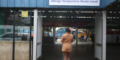 Prefeitura acolhe mais de 600 pessoas na madrugada fria em São Paulo