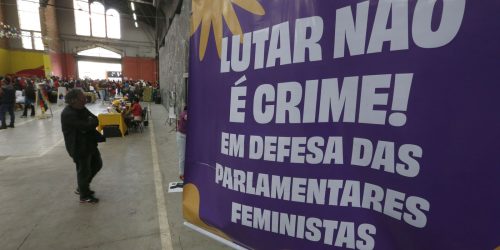 Imagem referente a Movimentos fazem ato em defesa do MST e de parlamentares feministas