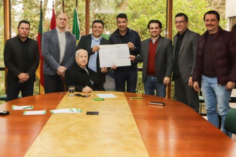 Estado e BRDE firmam parceria com Prefeitura de Pato Branco para investimentos em inovação Estado e BRDE firmam parceria com Prefeitura de Pato Branco para investimentos em inovação