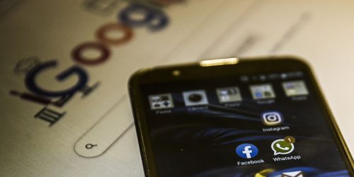 Google e Facebook devem retirar anúncios falsos sobre o Desenrola