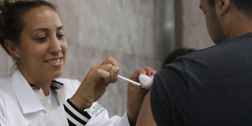 Imagem referente a Covid-19: cobertura vacinal de adultos está em 20% na capital paulista