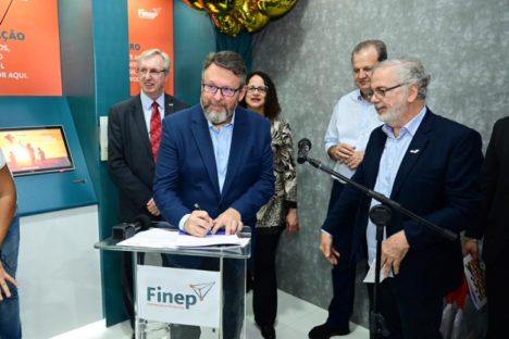 BRDE assina com Finep contrato de R$ 1 bilhão para incentivar projetos de inovação