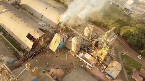 Imagem referente a Oito pessoas morrem em explosão de silo no Paraná