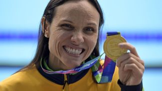 Mundial de natação: Carol Santiago e Cecília Araújo conquistam ouro