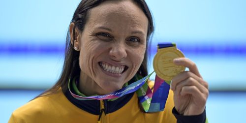Imagem referente a Mundial de natação: Carol Santiago e Cecília Araújo conquistam ouro