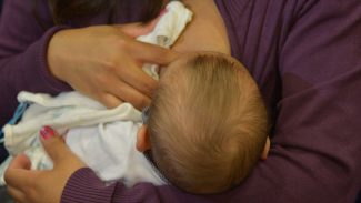 Do choro alto ao desmame: os desafios de mães neurodivergentes