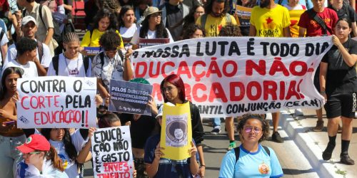 Imagem referente a Estudantes se mobilizam em Brasília por melhores condições na educação