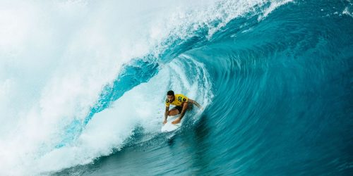 Imagem referente a Surfe: Filipe Toledo avança em Teahupo’o e garante vantagem no Finals