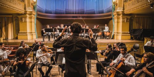 Concerto no Rio une alunos e músicos da Orquestra Petrobras