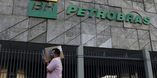 Imagem referente a Petrobras reajusta preços da gasolina e do diesel para distribuidoras