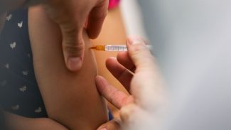 Rio lança programa para aumentar cobertura vacinal de estudantes 