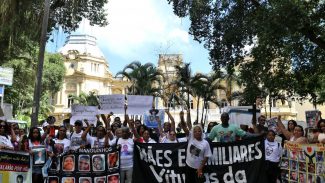 Familiares de vítimas de violência policial pedem justiça no Rio