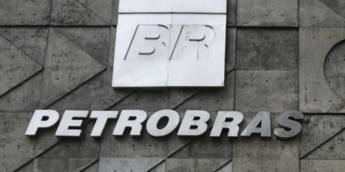 Petrobras conclui venda de dois campos de petróleo na Bacia do ES Petrobras conclui venda de dois campos de petróleo na Bacia do ES