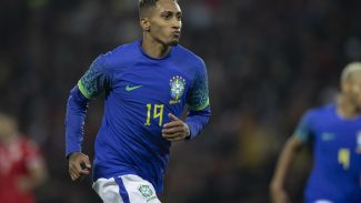 Diniz convoca Raphinha para seleção brasileira, após corte de Vini Jr