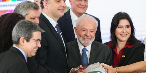 Imagem referente a Erraremos menos na gestão do país ouvindo o que o povo pensa, diz Lula
