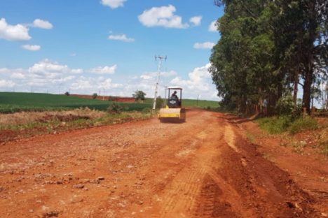 Investimento de R$ 4,2 milhões garante conservação de via rural entre Mamborê e Luiziana