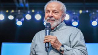 Lula confirma cirurgia no quadril em outubro