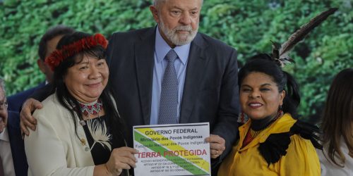 Imagem referente a Lula assina demarcação de duas terras indígenas na Amazônia