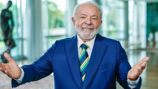 Em pronunciamento, Lula defende democracia e união do país