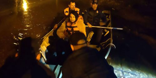 Imagem referente a Marinha resgata pessoas ilhadas no Rio Grande do Sul após ciclone