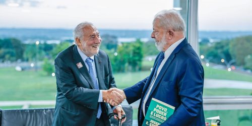 Lula conversa com Stiglitz e agradece apoio às medidas econômicas