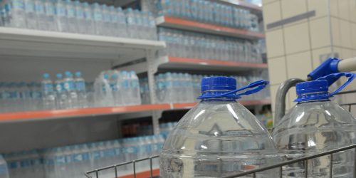 Imagem referente a Liminar suspende fornecimento de água filtrada grátis em SP