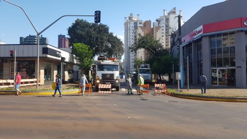 Travessa Cristo Rei é fechada para obras de reurbanização da Avenida Carlos Gomes