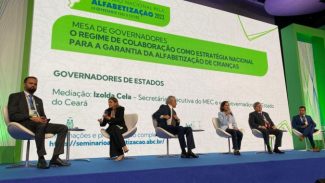 Com Educa Juntos, Paraná leva parceria com municípios a fórum nacional de alfabetização