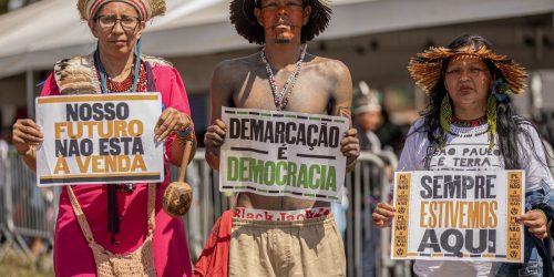Imagem referente a Povos indígenas marcham em Brasília contra marco temporal
