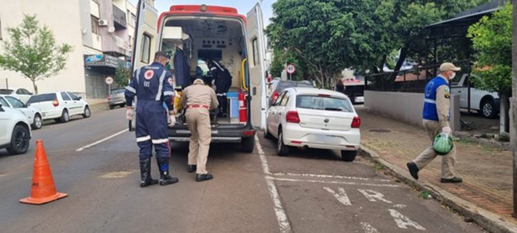 Motociclista fica ferido em acidente no Centro de Beltrão