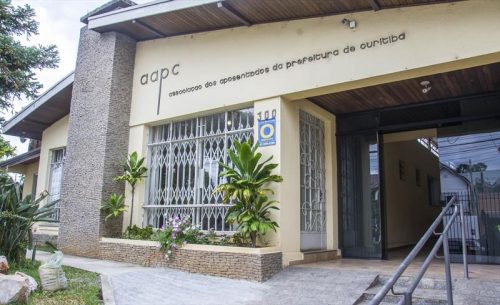 AAPC completa 45 anos de atividades com aposentados da Prefeitura de Curitiba