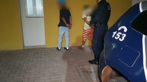 Homem é preso e adolescente apreendido com drogas na Avenida Brasil