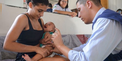 Imagem referente a Pesquisadores defendem Brasil protagonista na “diplomacia das vacinas”
