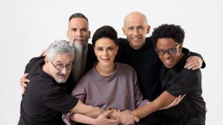 Teatro Guaíra recebe show de 30 anos da banda Pato Fu no sábado